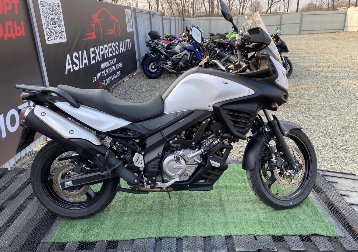SUZUKI V-STORM 650
